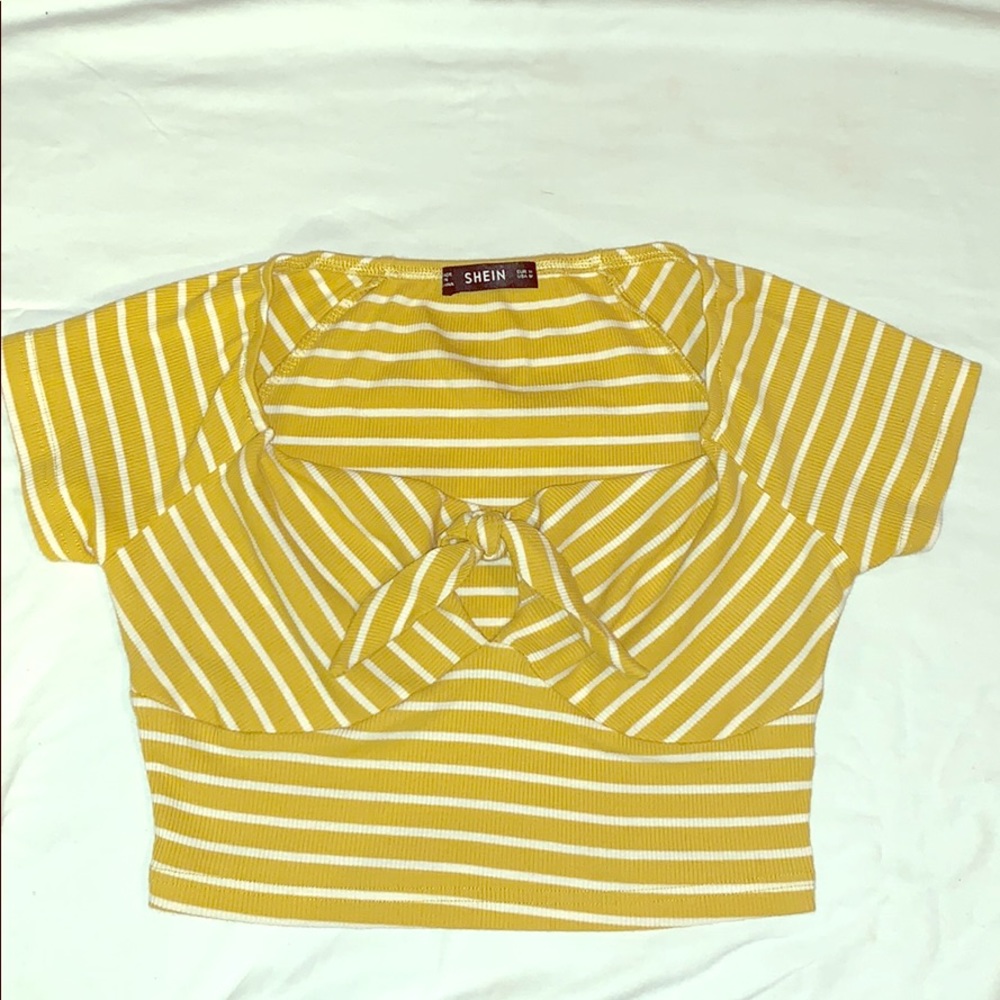 SHEIN Knot Hem Rib-Knit Crop Top Short Sleeve